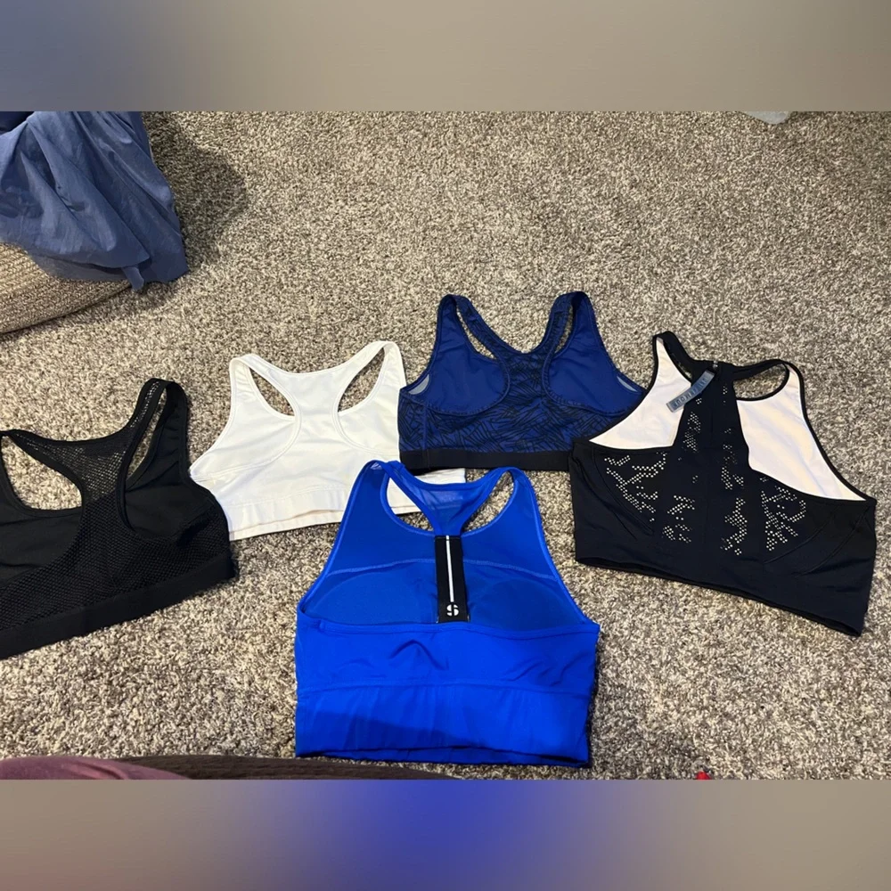 Nike/UnderArmer/miscellanies   Sports Bra Bundle s/m - Picture 7 of 7